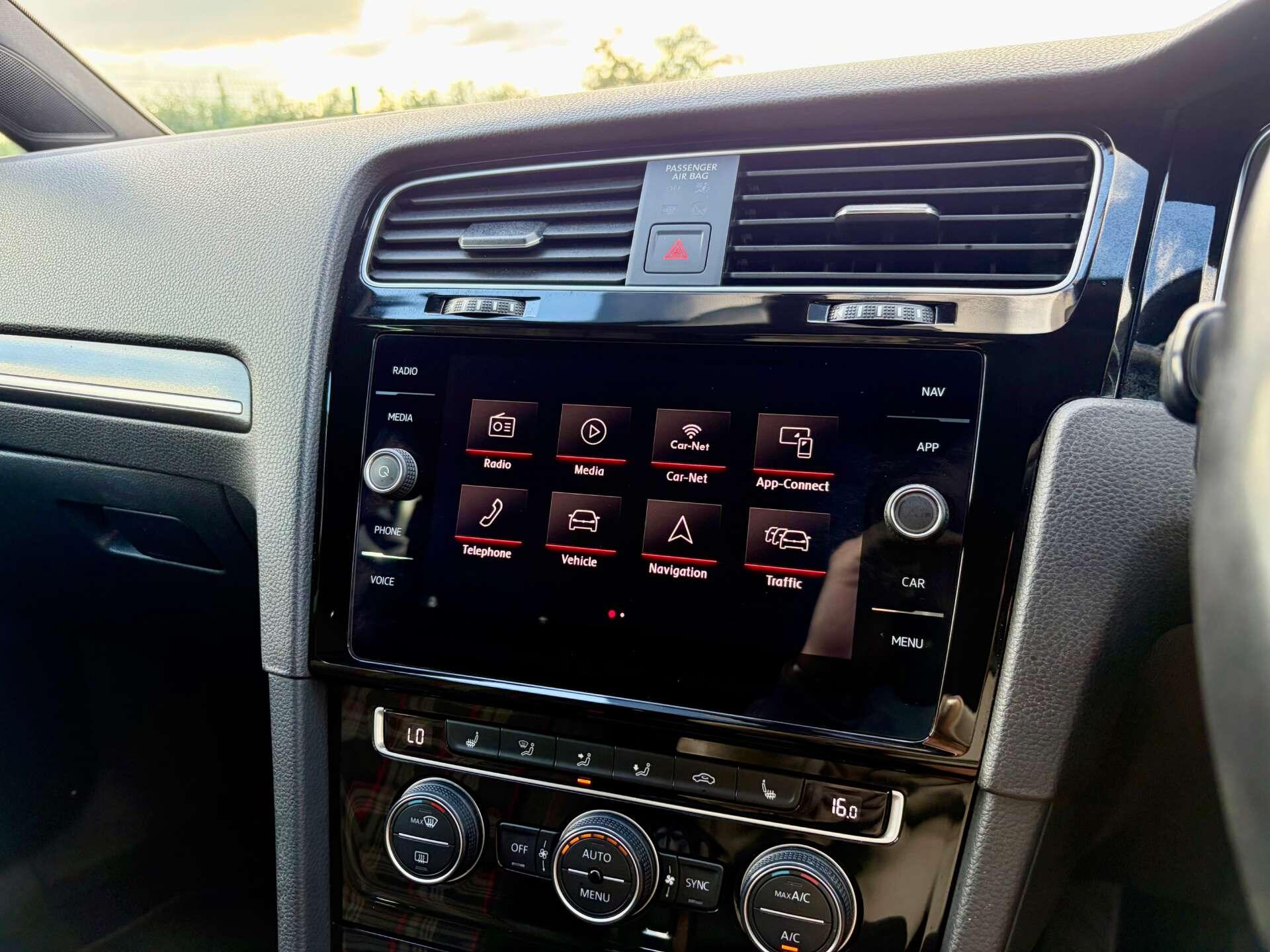 Volkswagen Golf view 43