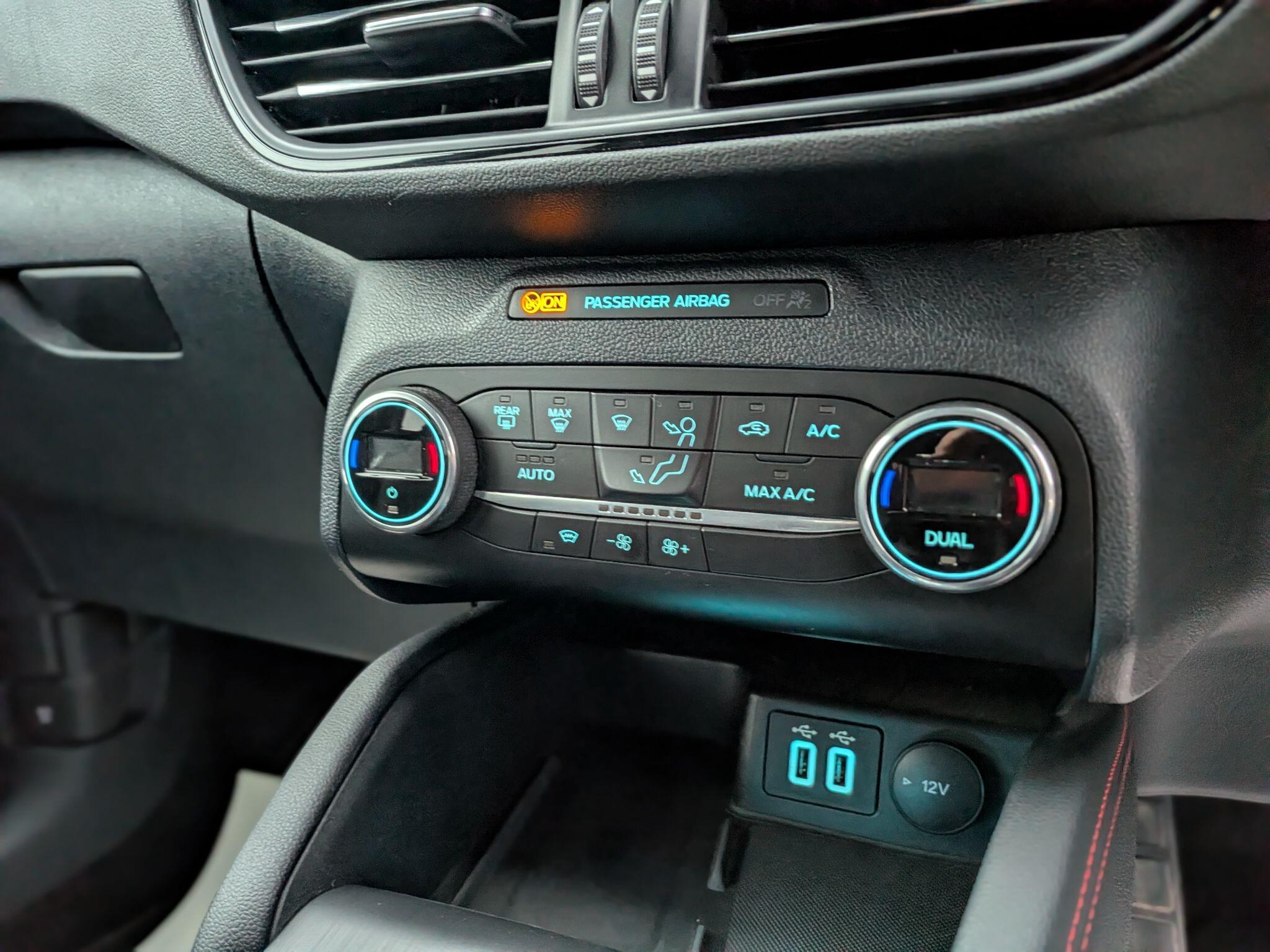 Ford Kuga view 50