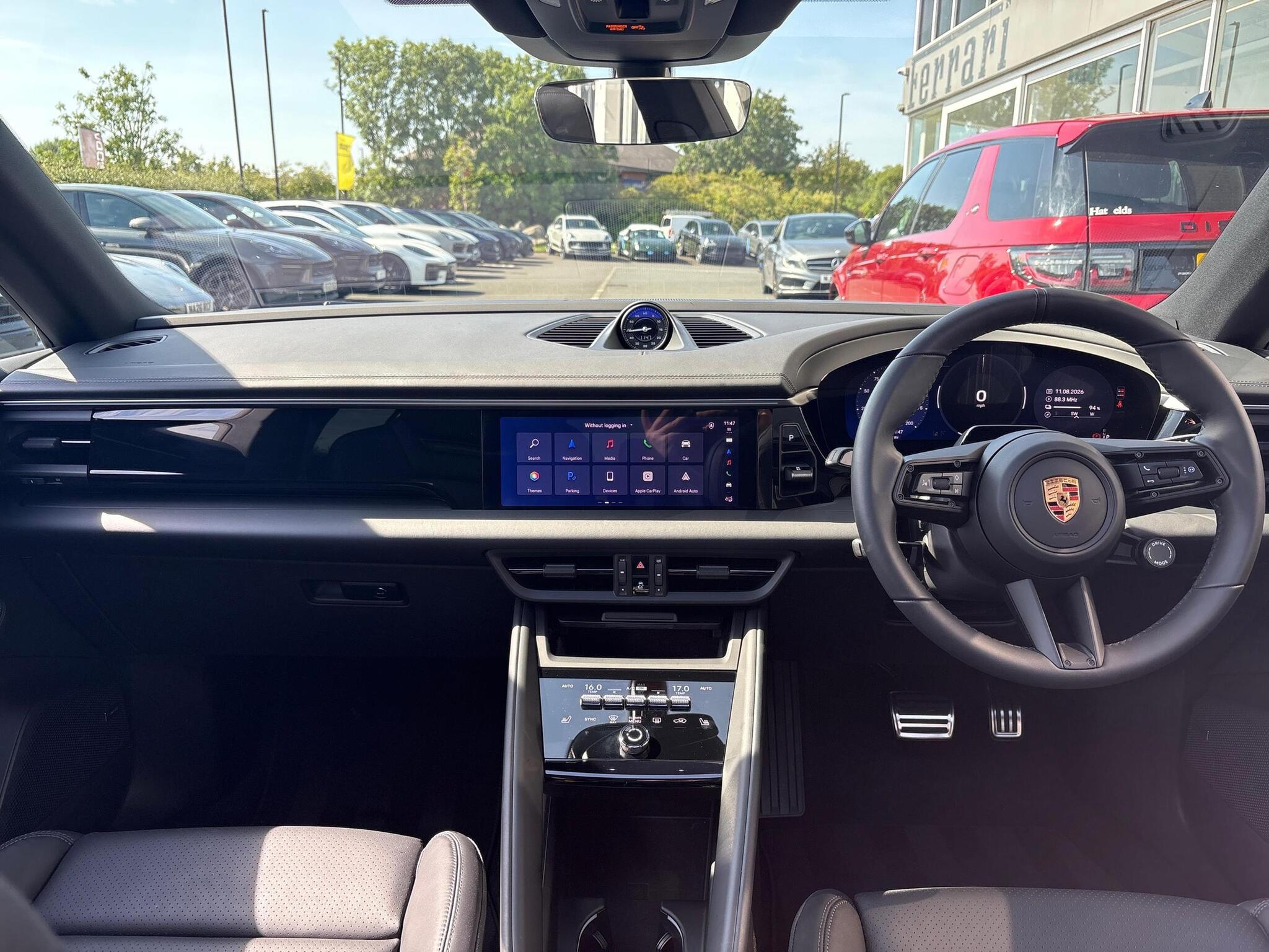 Porsche Macan view 27