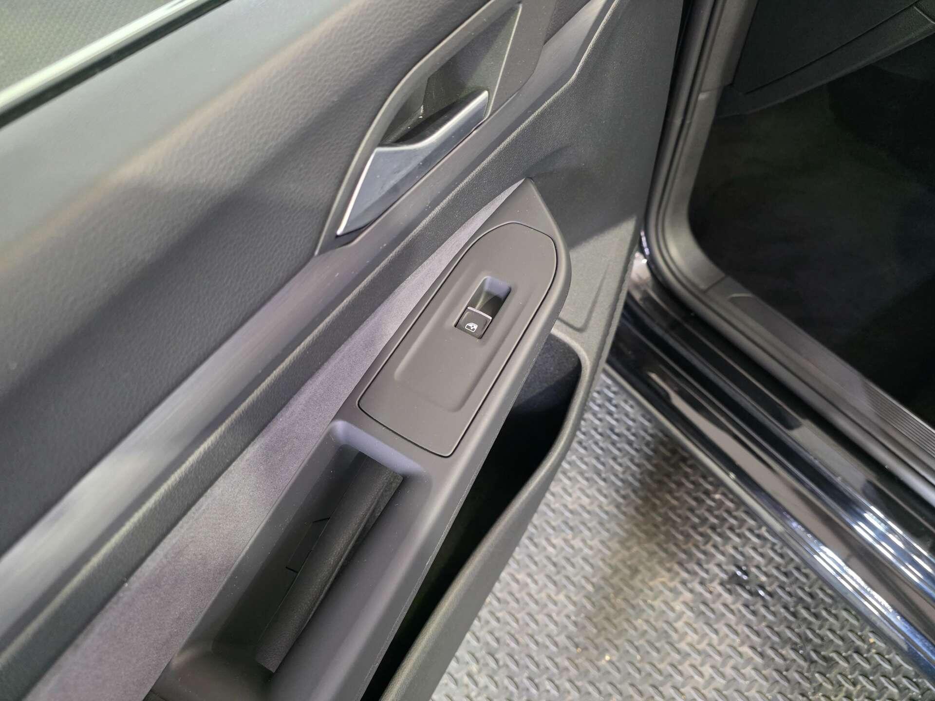 Volkswagen Golf view 57