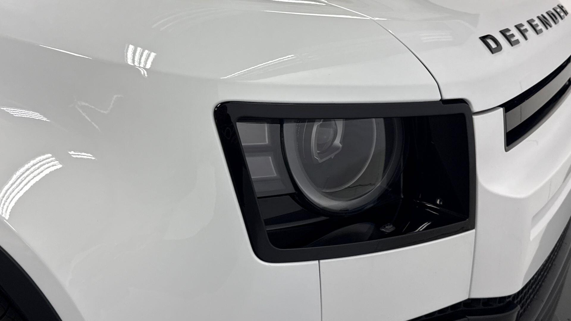 Land Rover Defender view 17