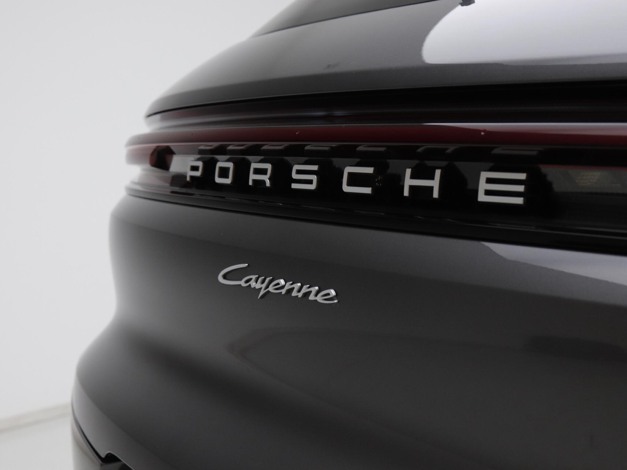 Porsche Cayenne view 20