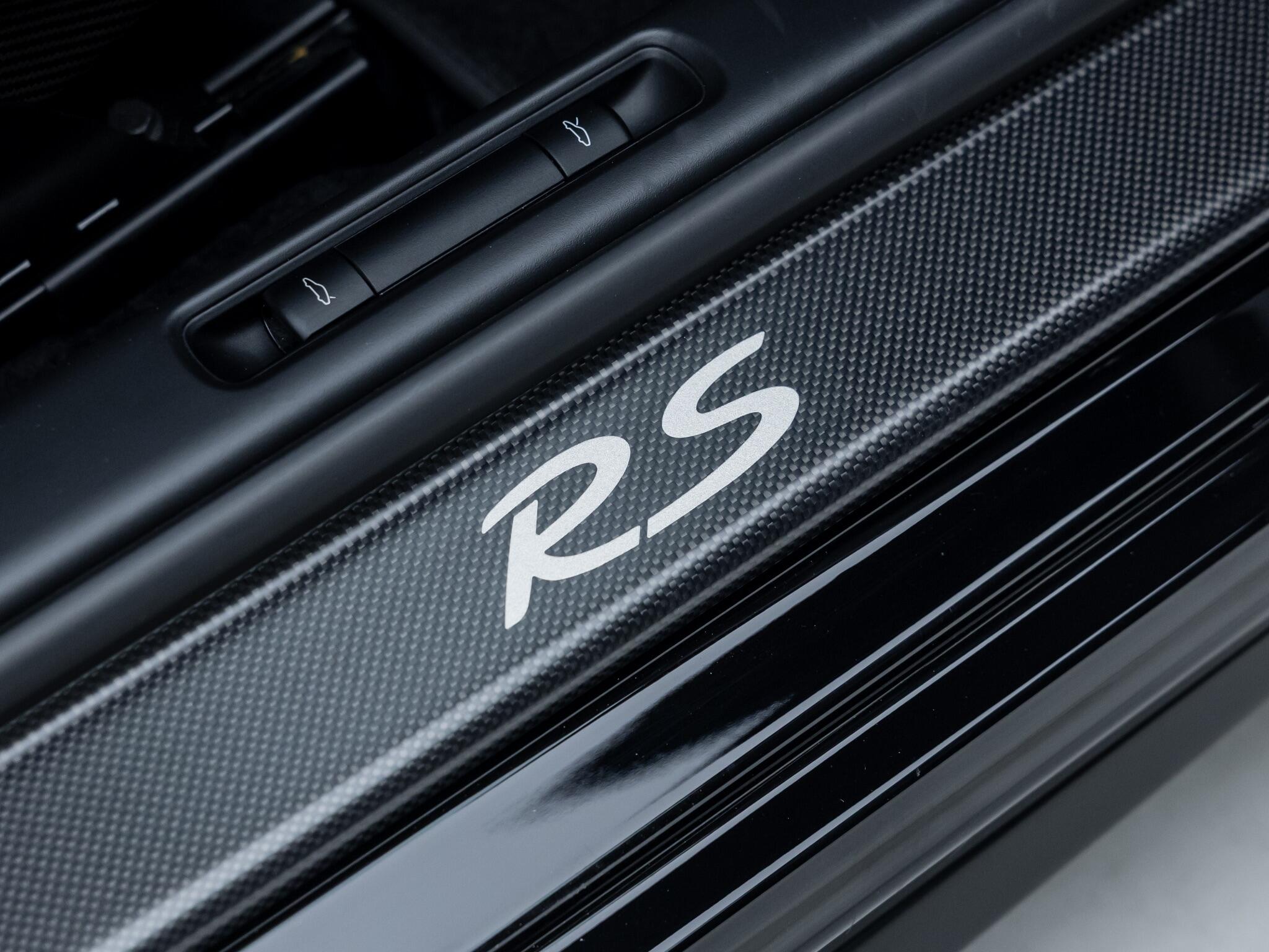 Porsche 911 view 41
