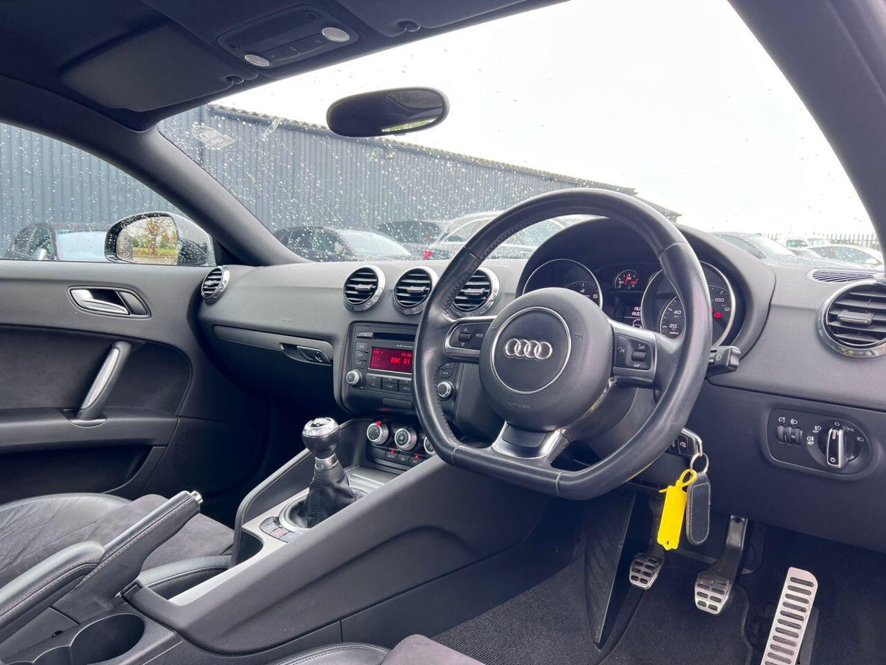 Audi TT view 20