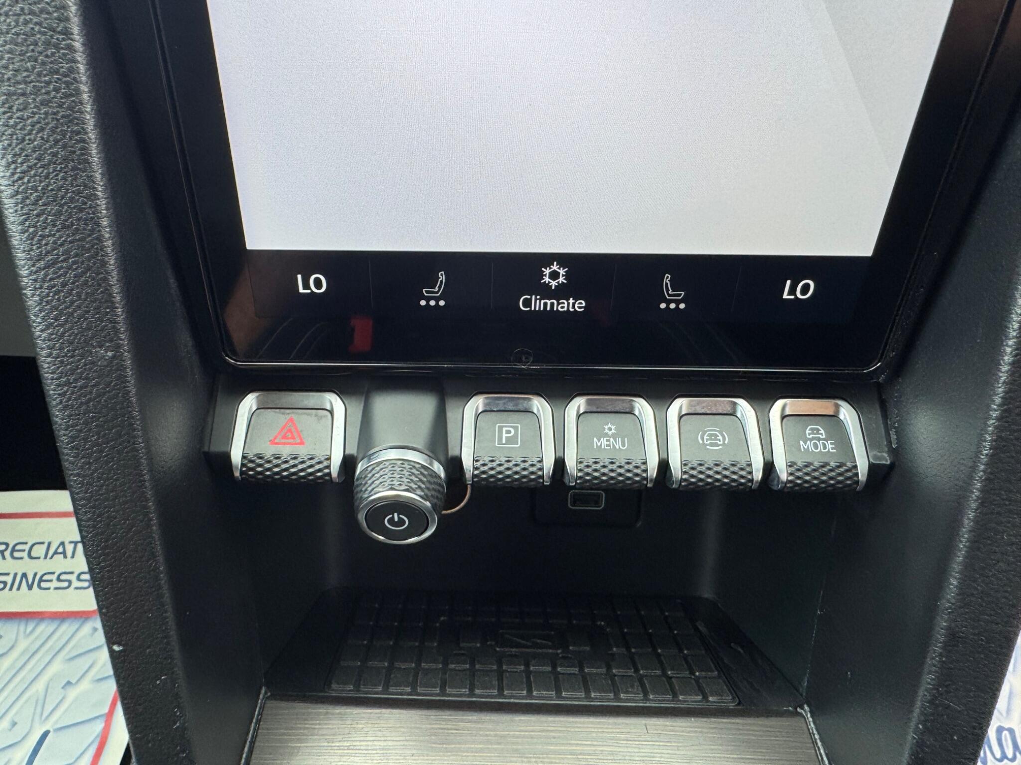 Volkswagen Amarok view 12