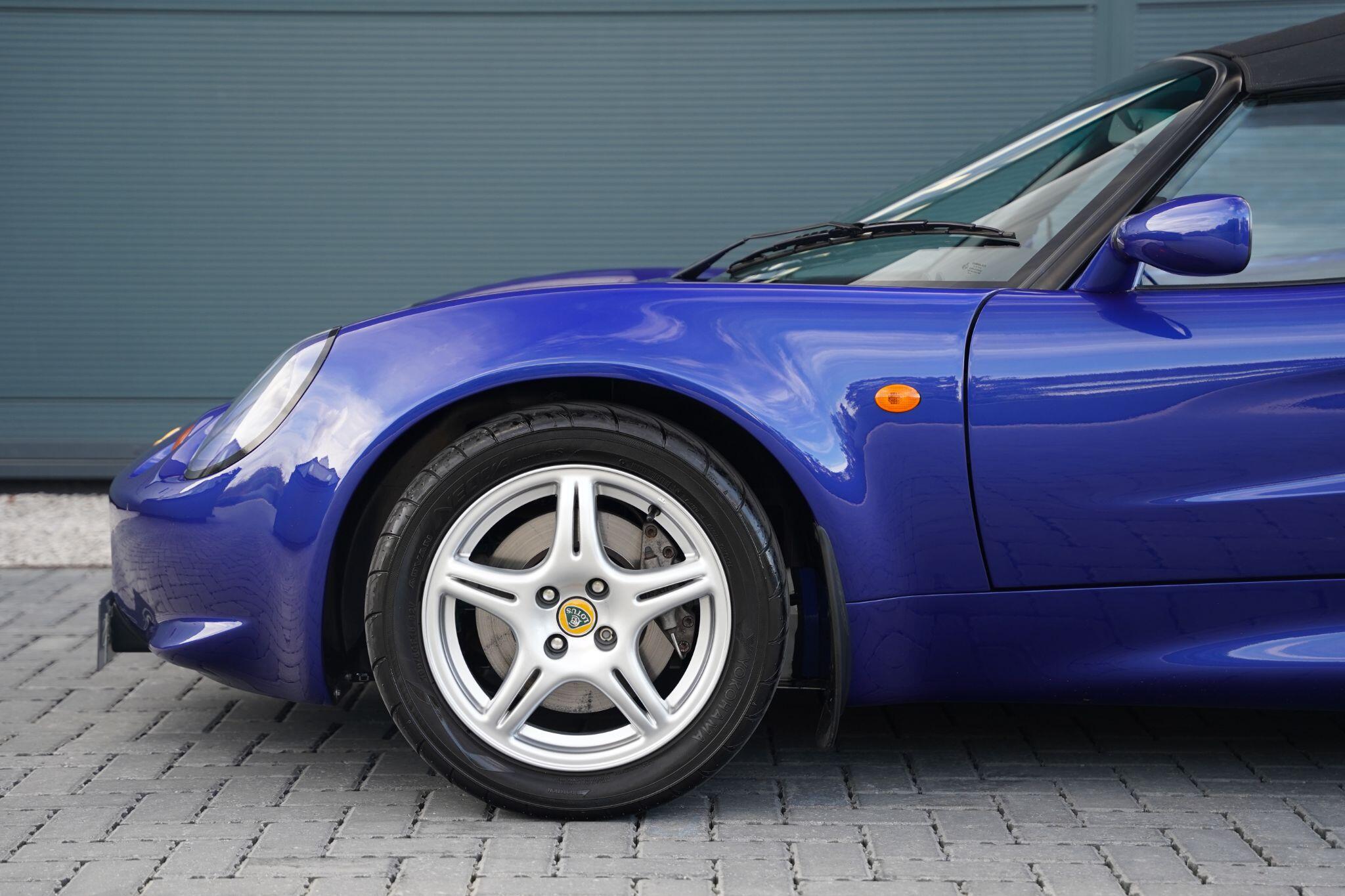 Lotus Elise view 9