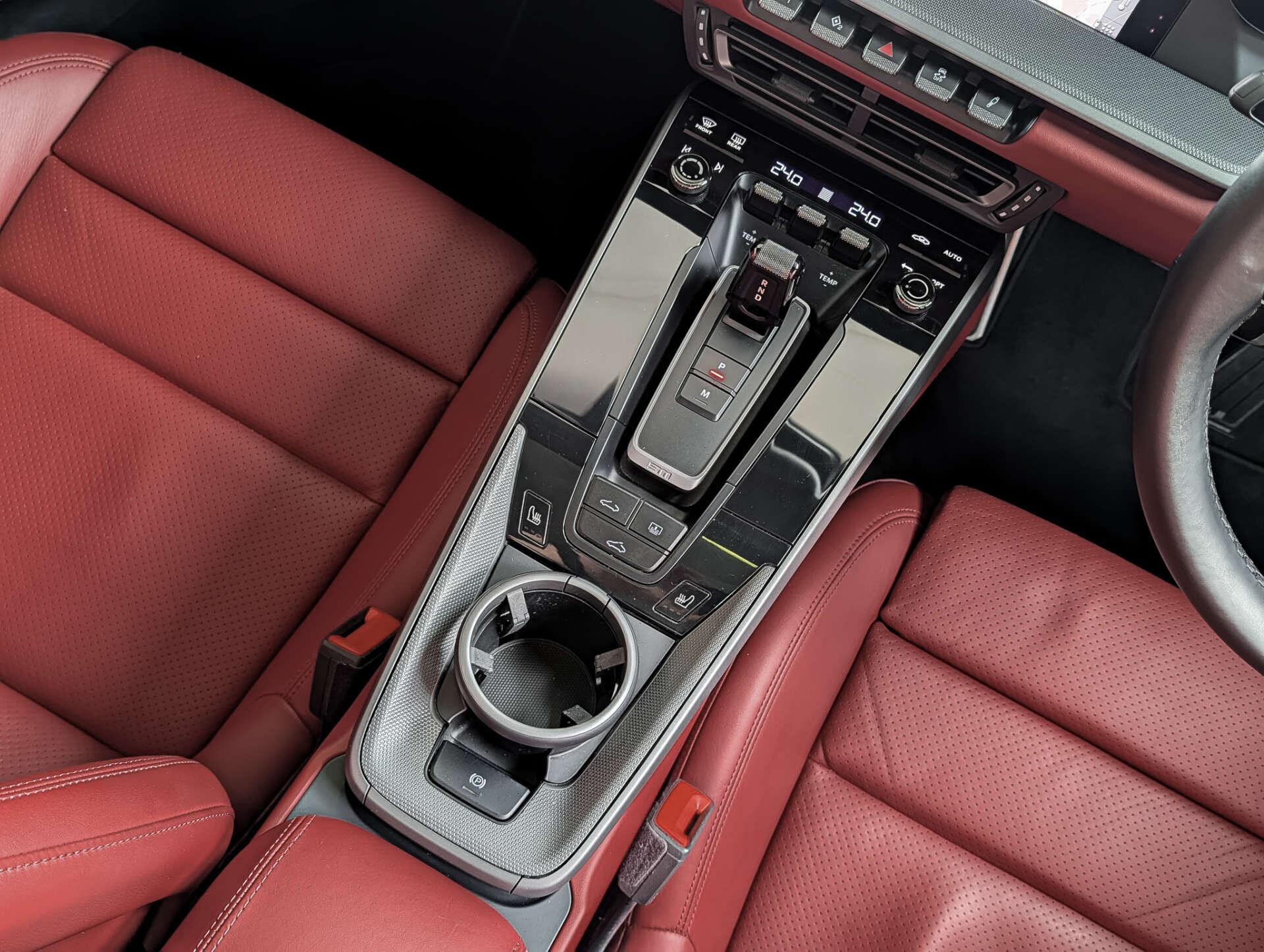 Porsche 911 view 43