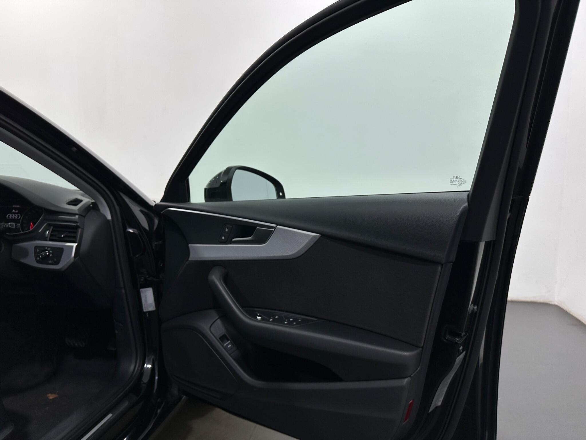 Audi A4 view 33