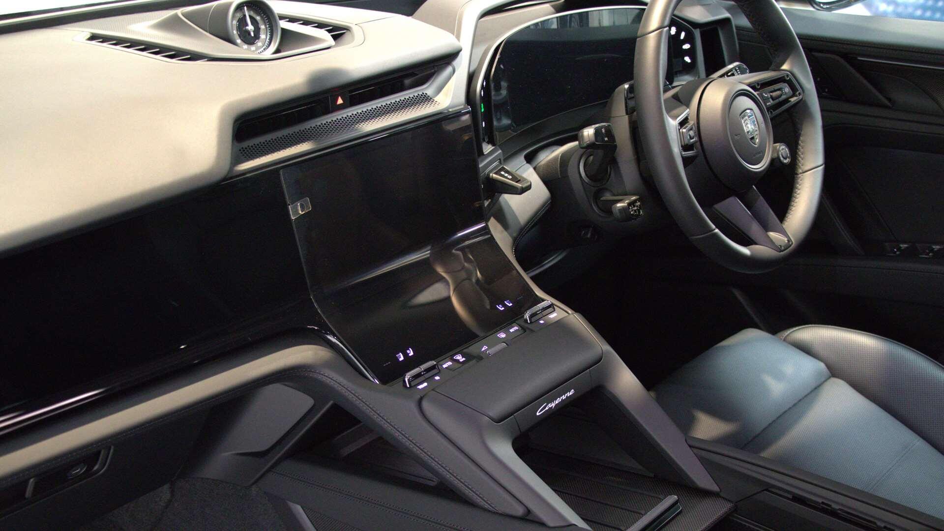 Porsche Cayenne view 18