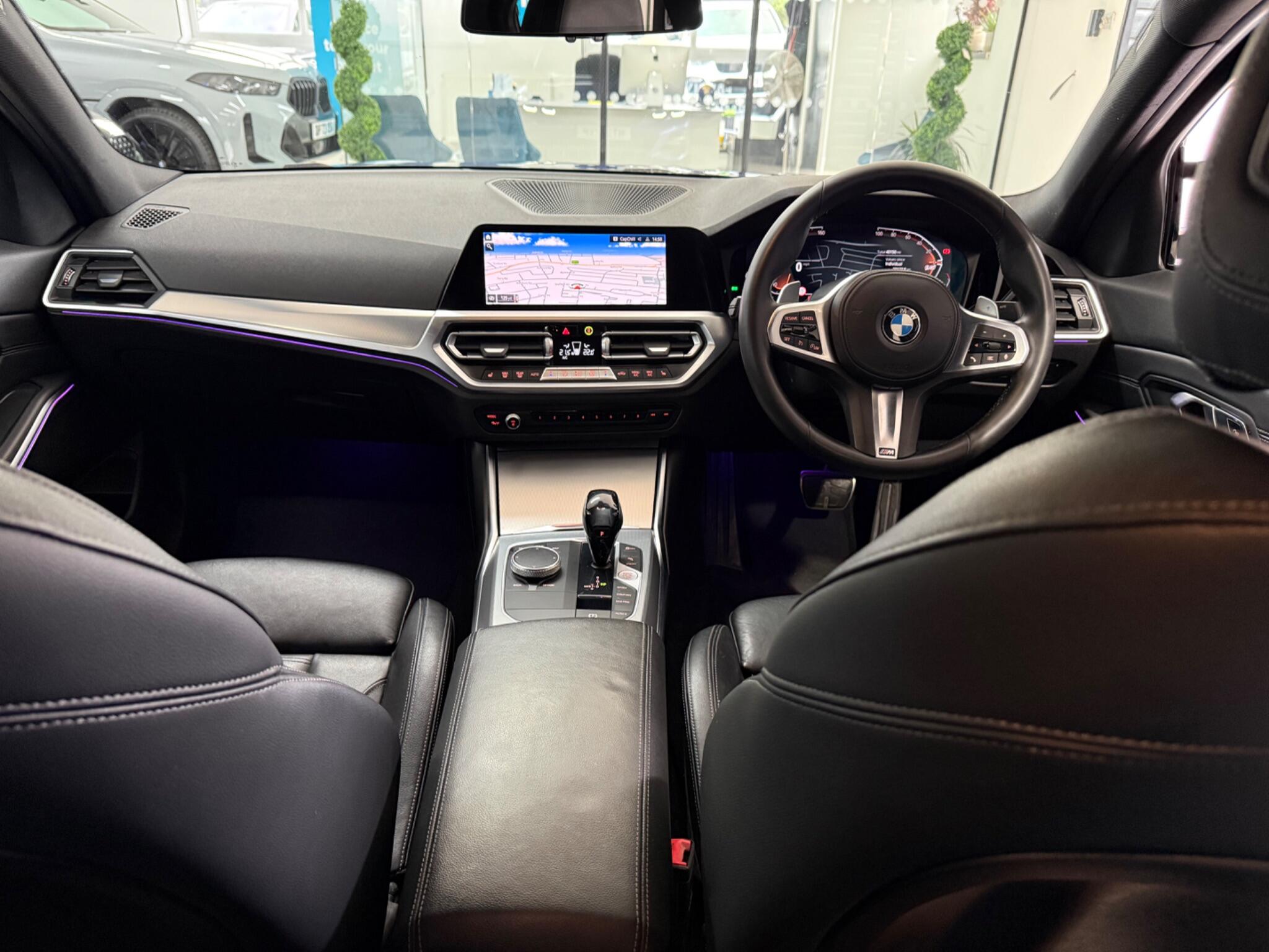 BMW 3 Series view 18