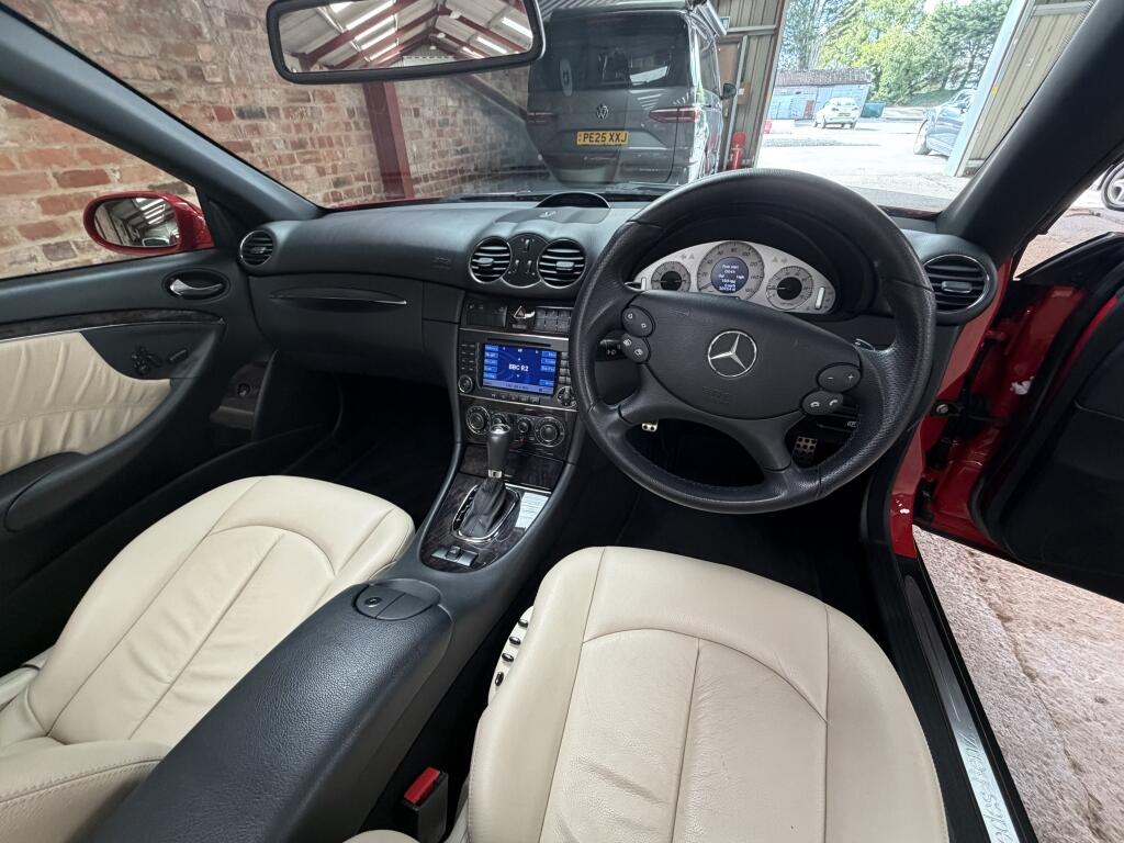Mercedes-Benz CLK view 16