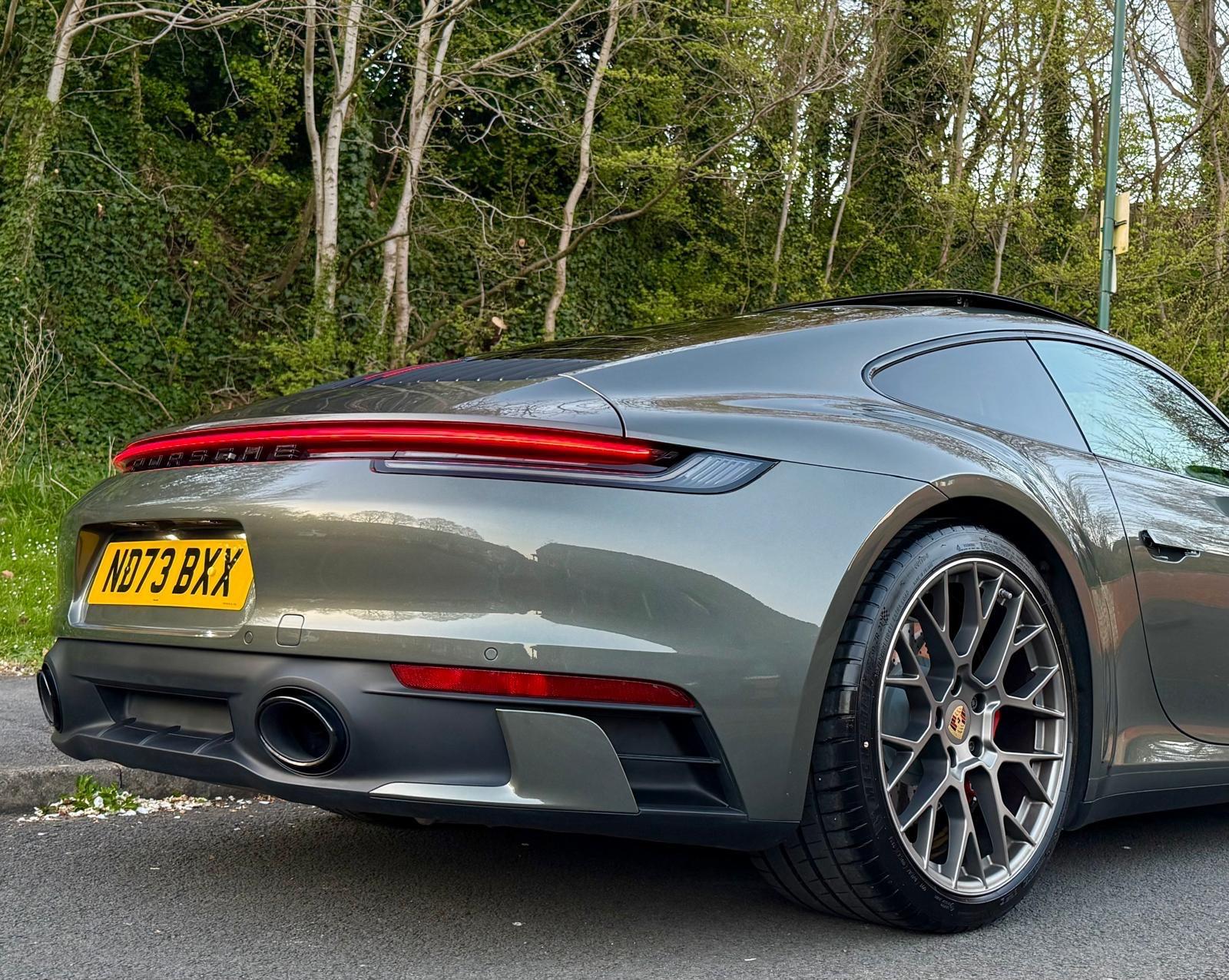 Porsche 911 view 71