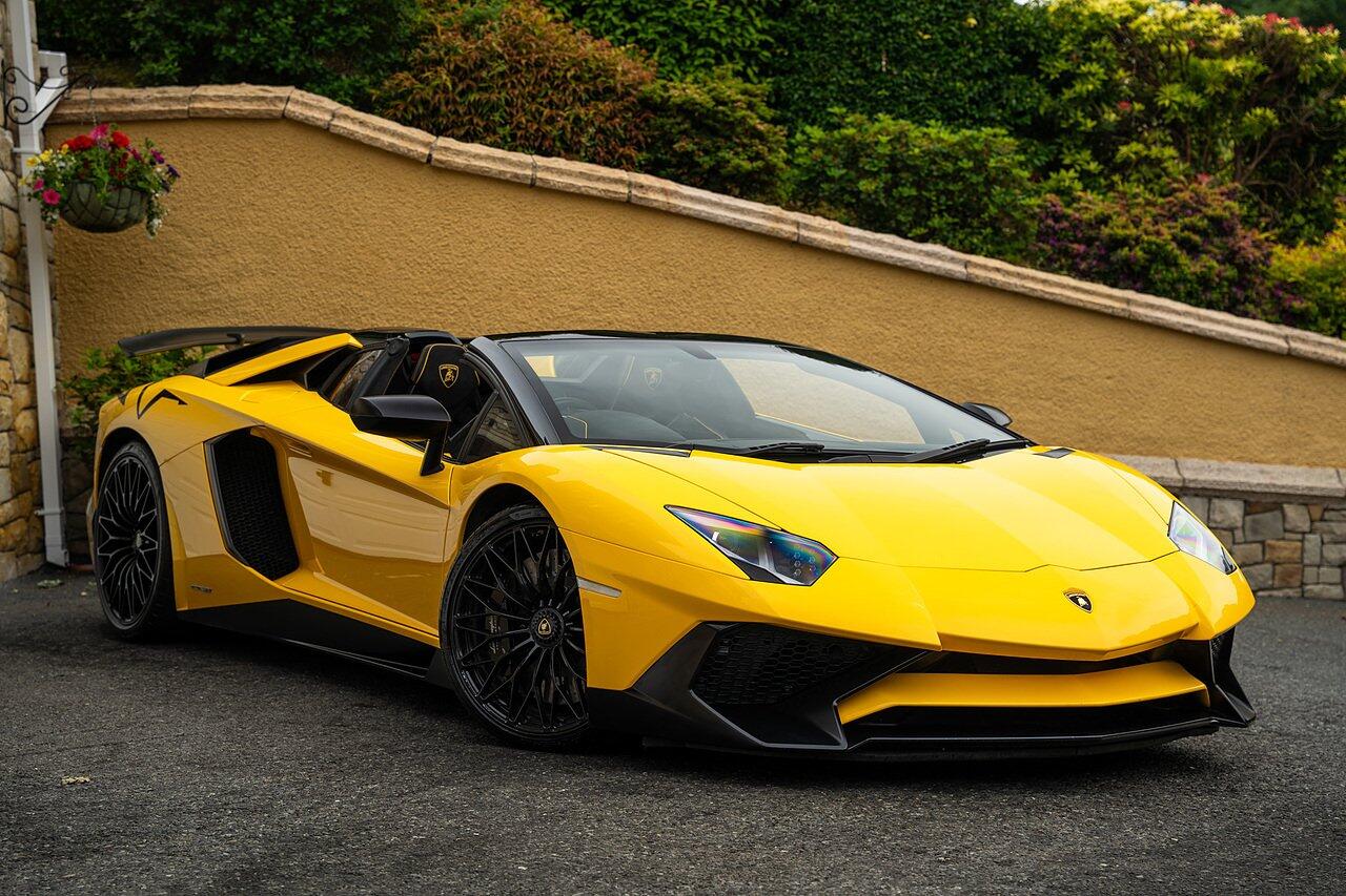 Lamborghini Aventador view 28