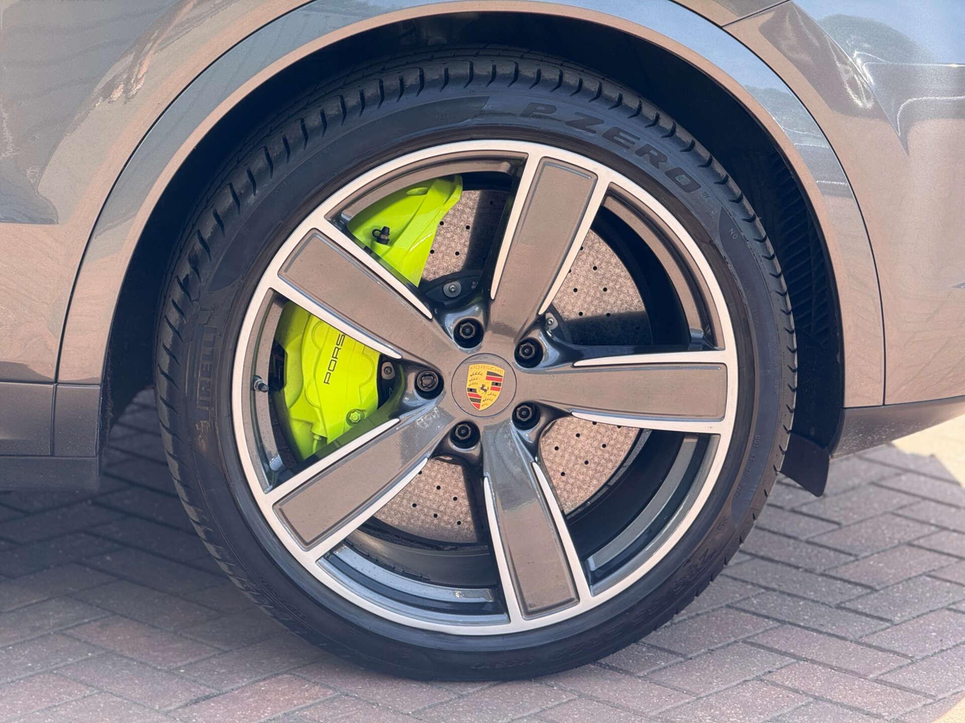 Porsche Cayenne view 18
