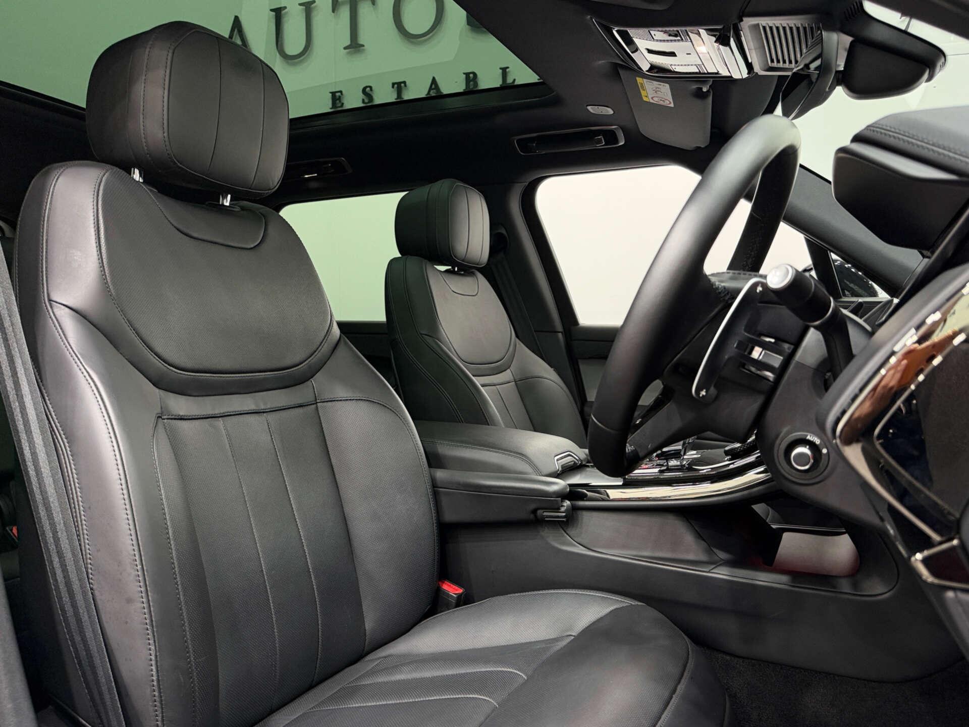 Land Rover Range Rover Sport view 2