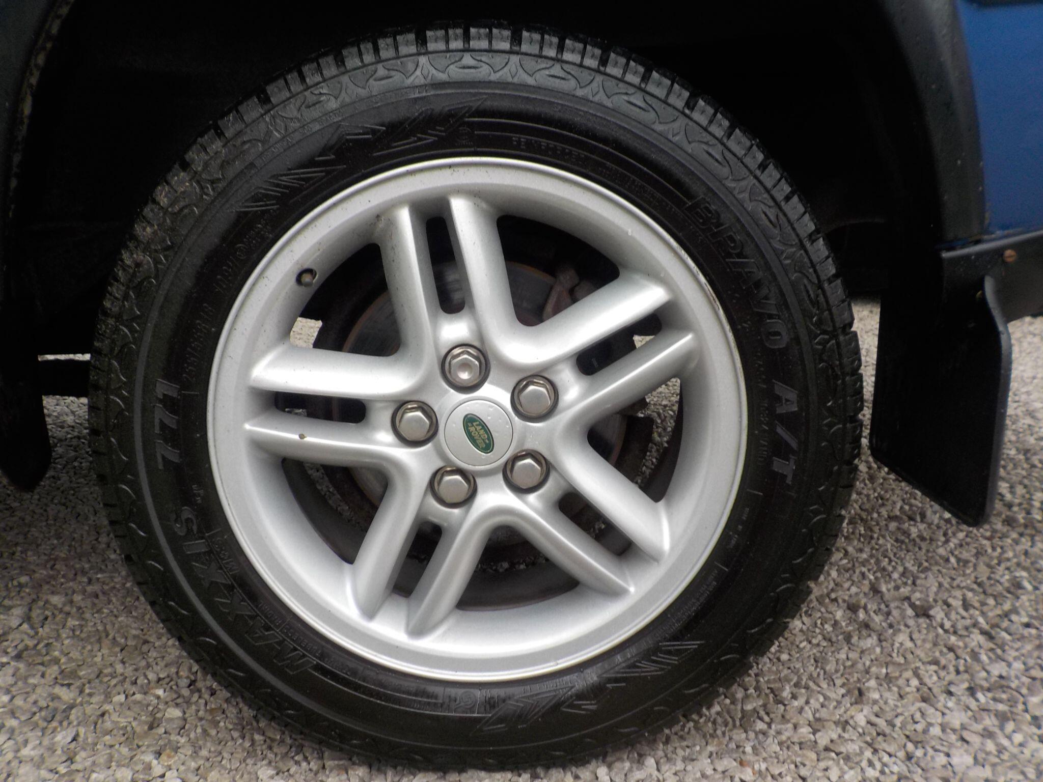 Land Rover Discovery 2.5 TD5 XS Station Wagon 5dr Diesel Manual (5 Seats) (262 g/km, 136 bhp)