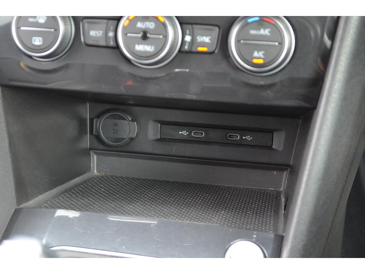 Volkswagen Tiguan Allspace view 33
