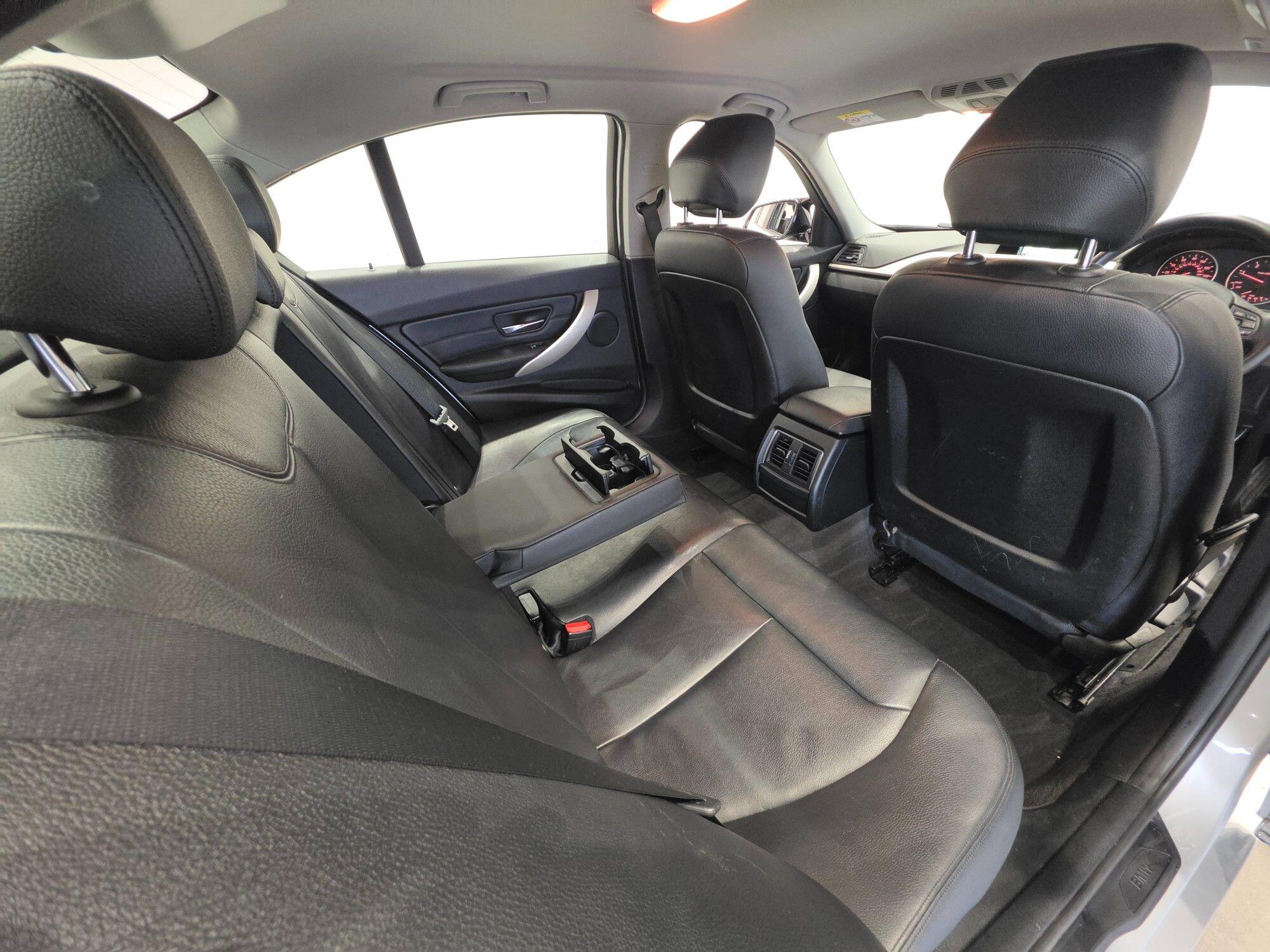 BMW 3 Series view 55