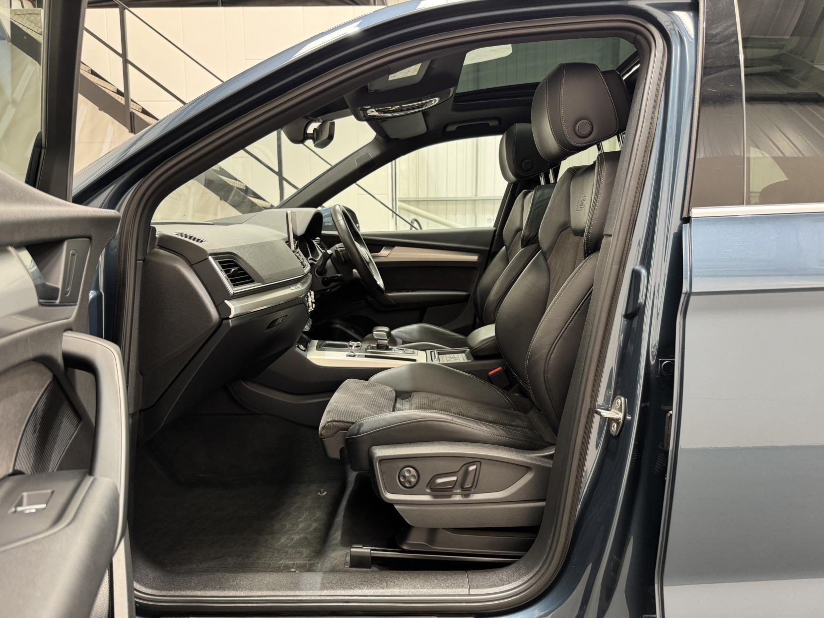 Audi Q5 view 56