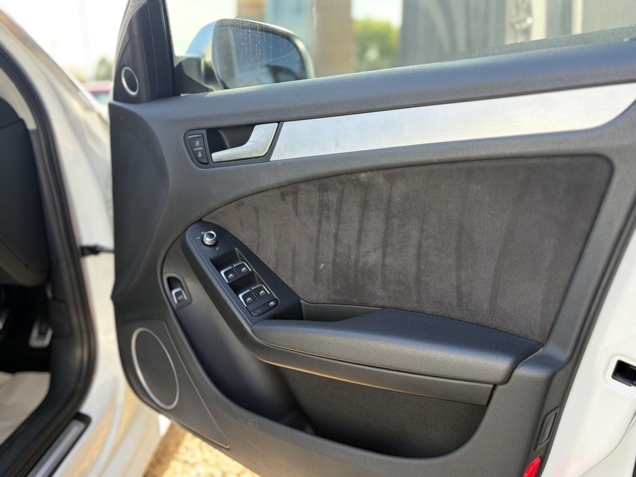 Audi S4 view 29