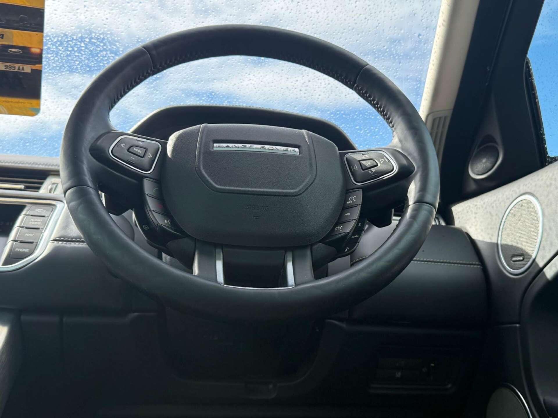 Land Rover Range Rover Evoque view 31