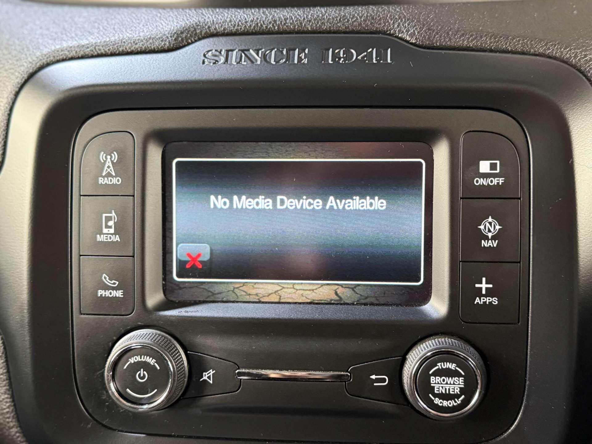 Jeep Renegade view 35