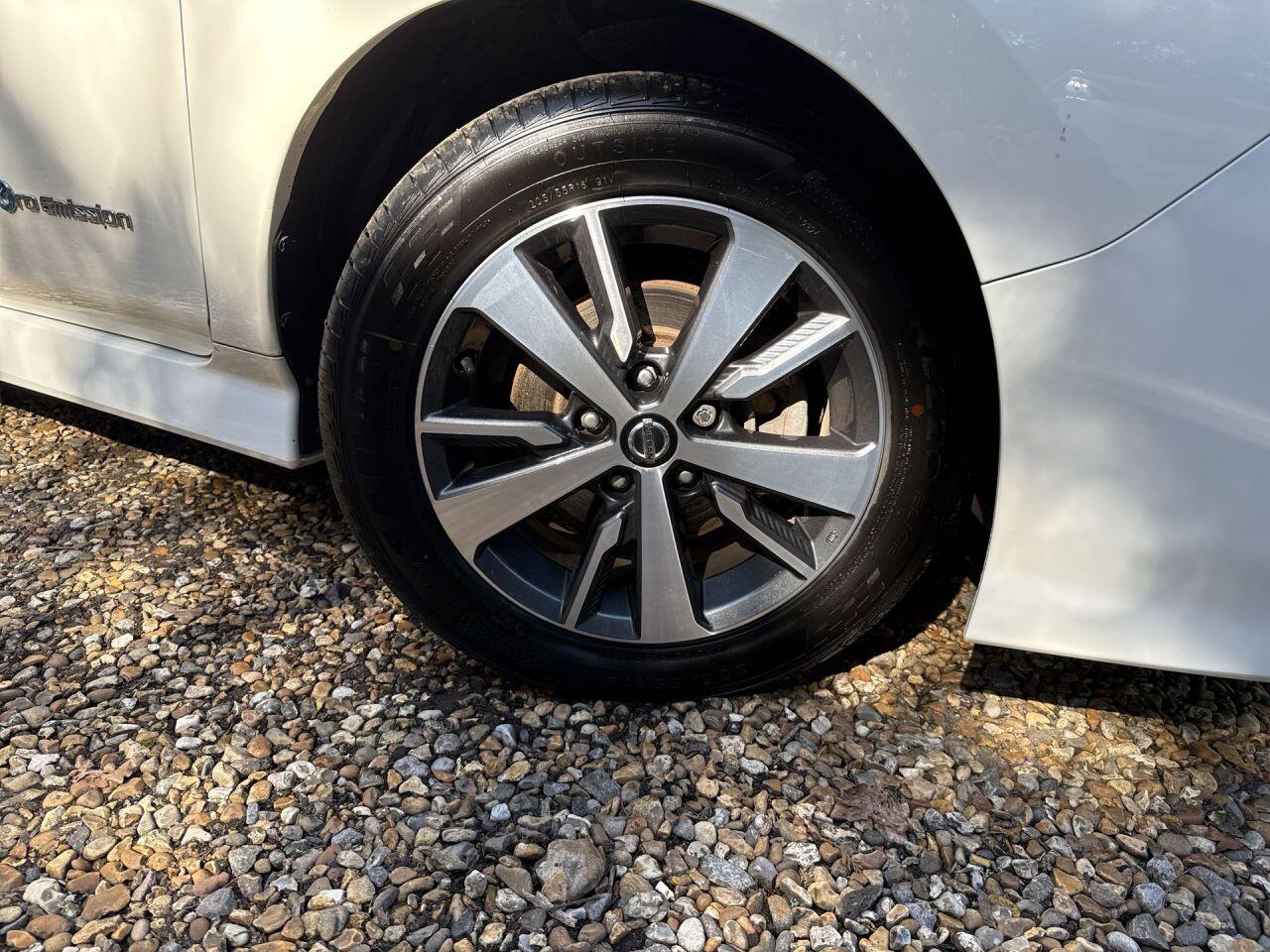 Nissan Leaf view 28