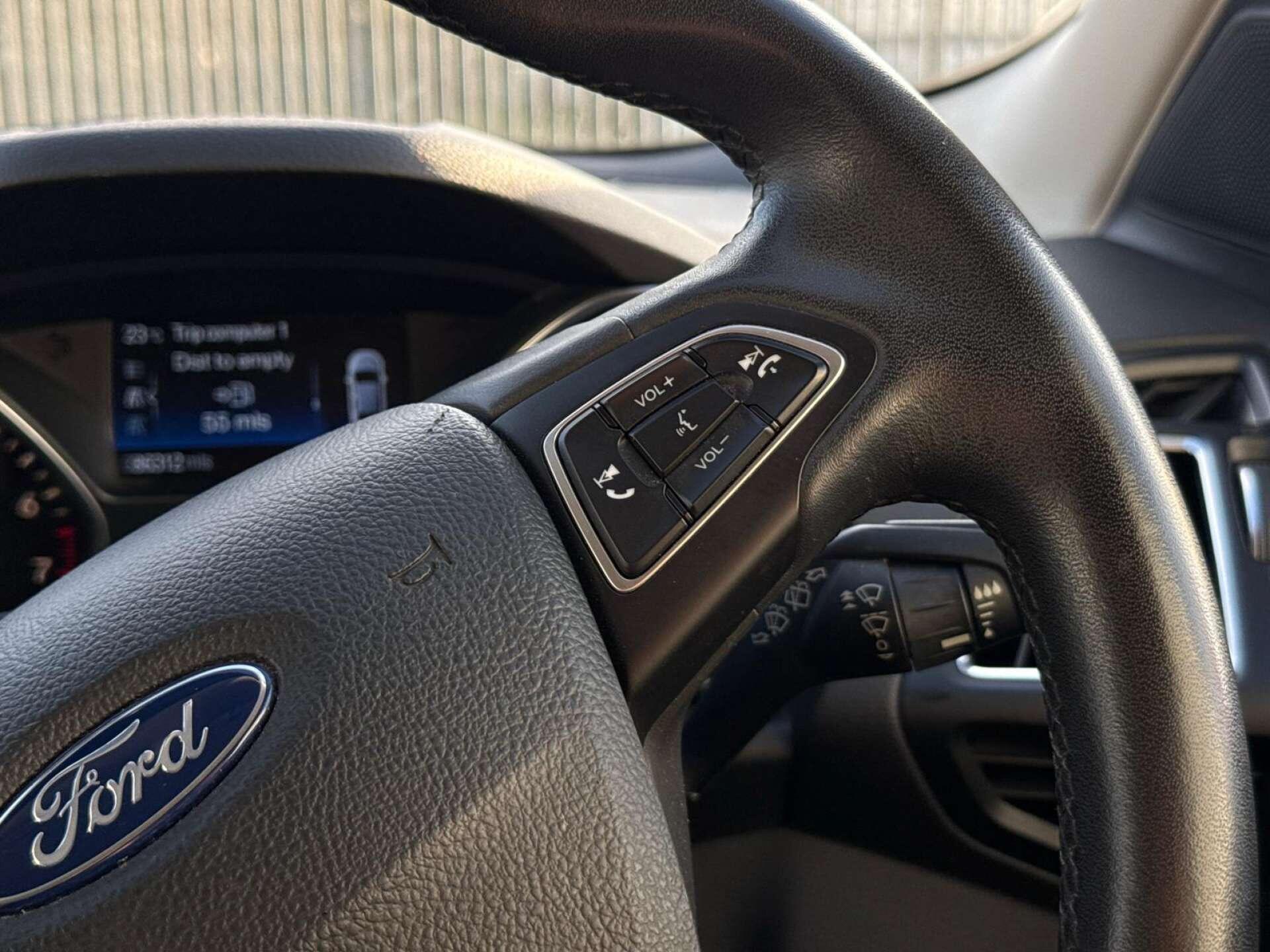 Ford Kuga view 88
