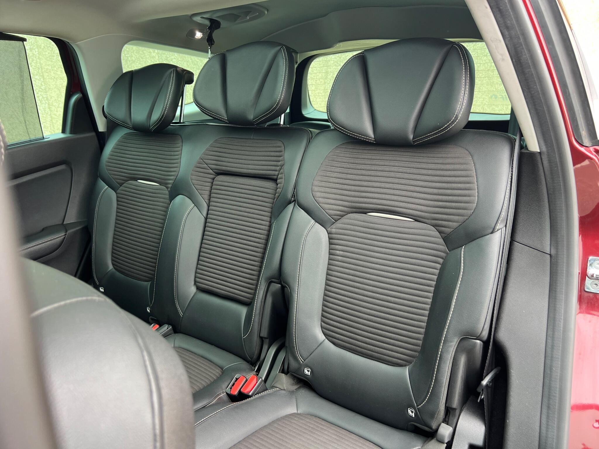 Renault Grand Scenic view 29