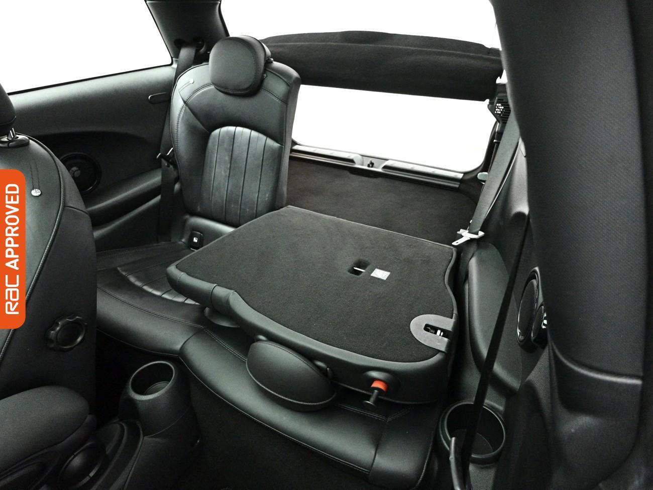 Mini Hatch view 28