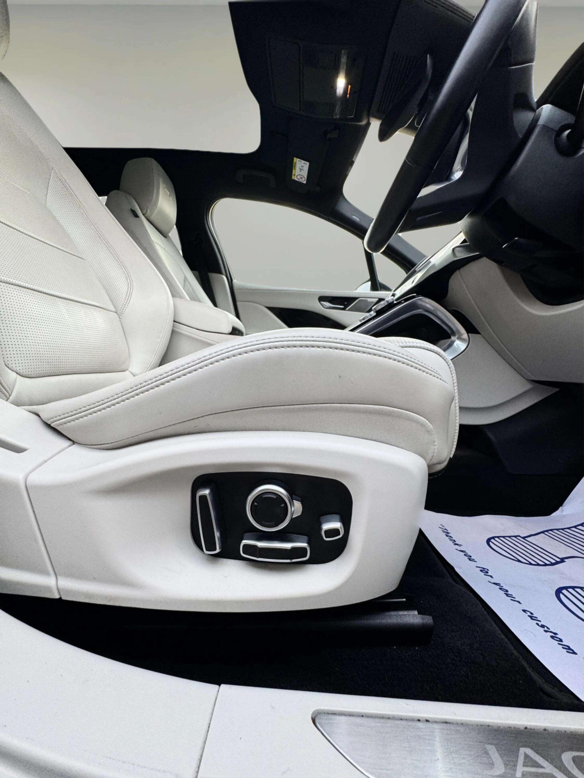 Jaguar I-Pace view 29