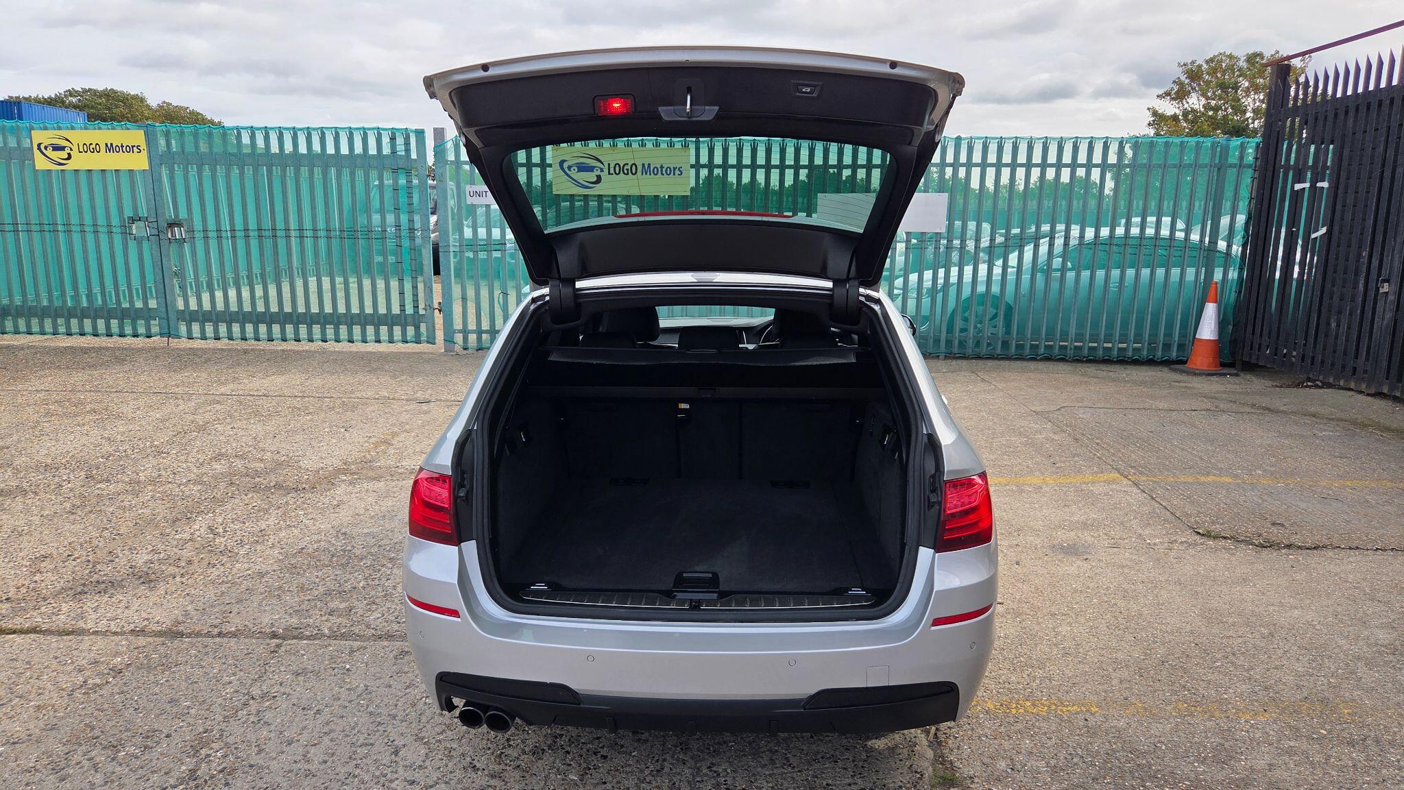 BMW 5 Series view 22