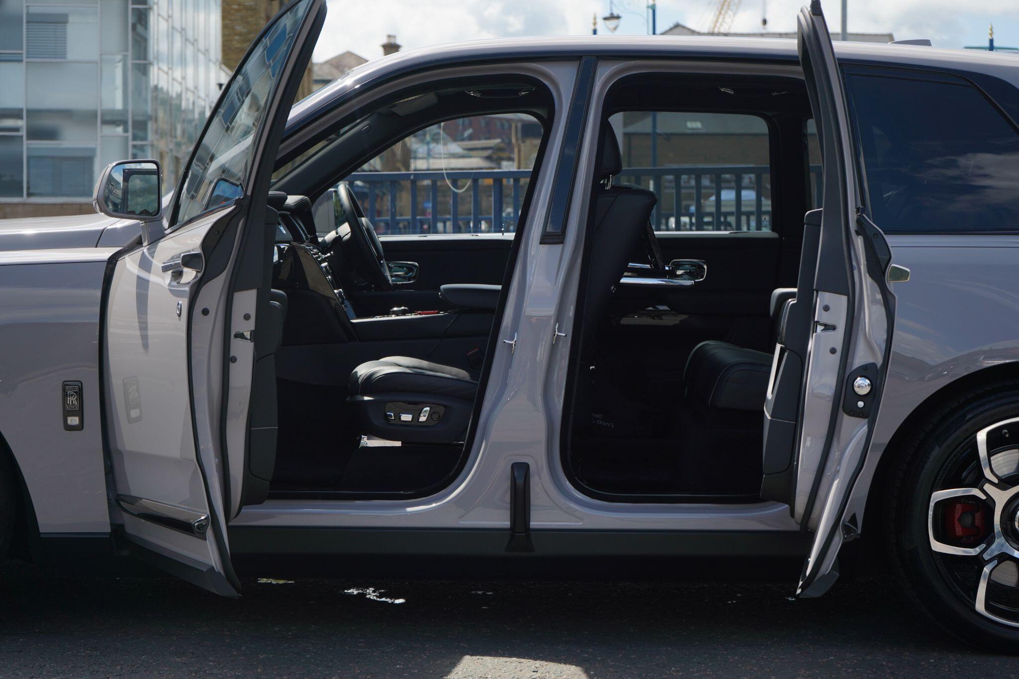 Rolls-Royce Cullinan view 12