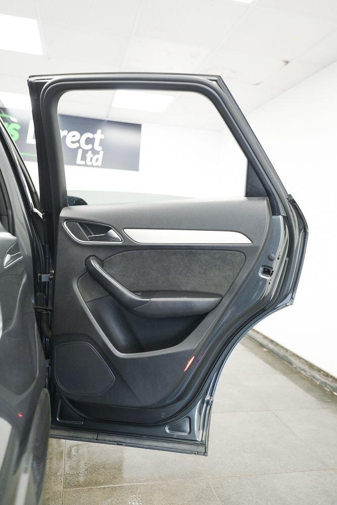 Audi Q3 view 17