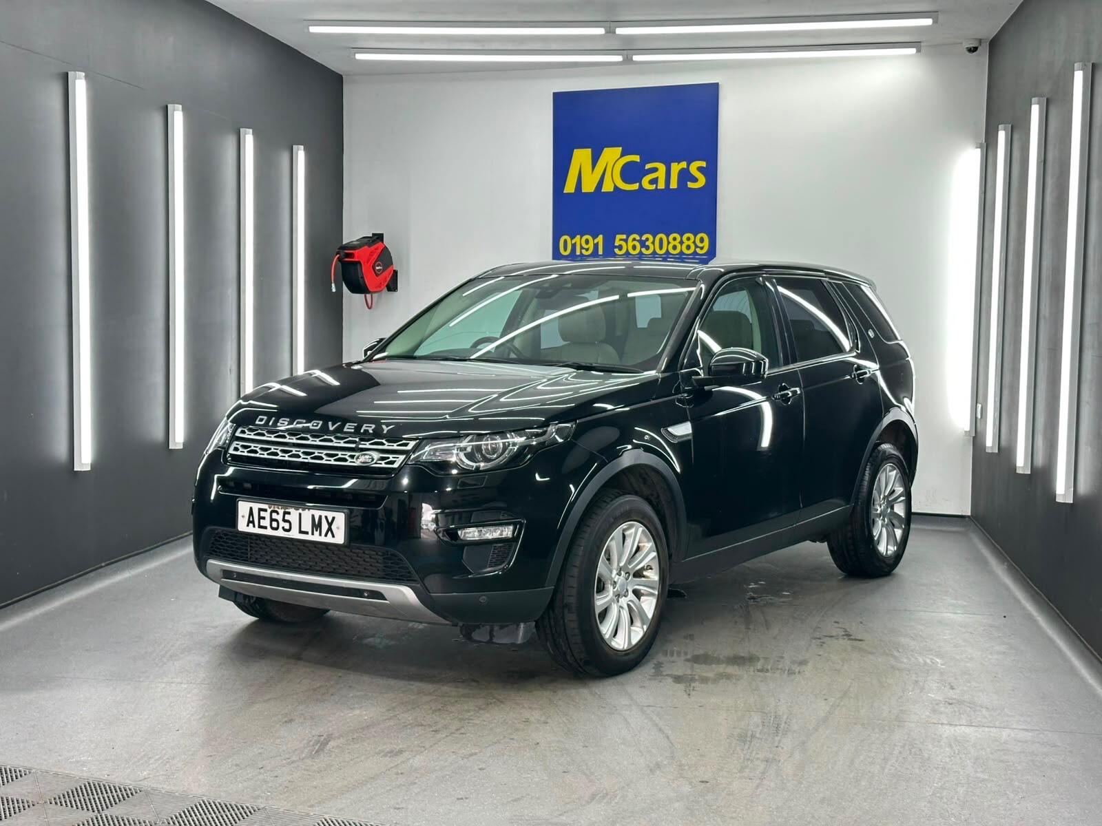 Land Rover Discovery Sport view 3