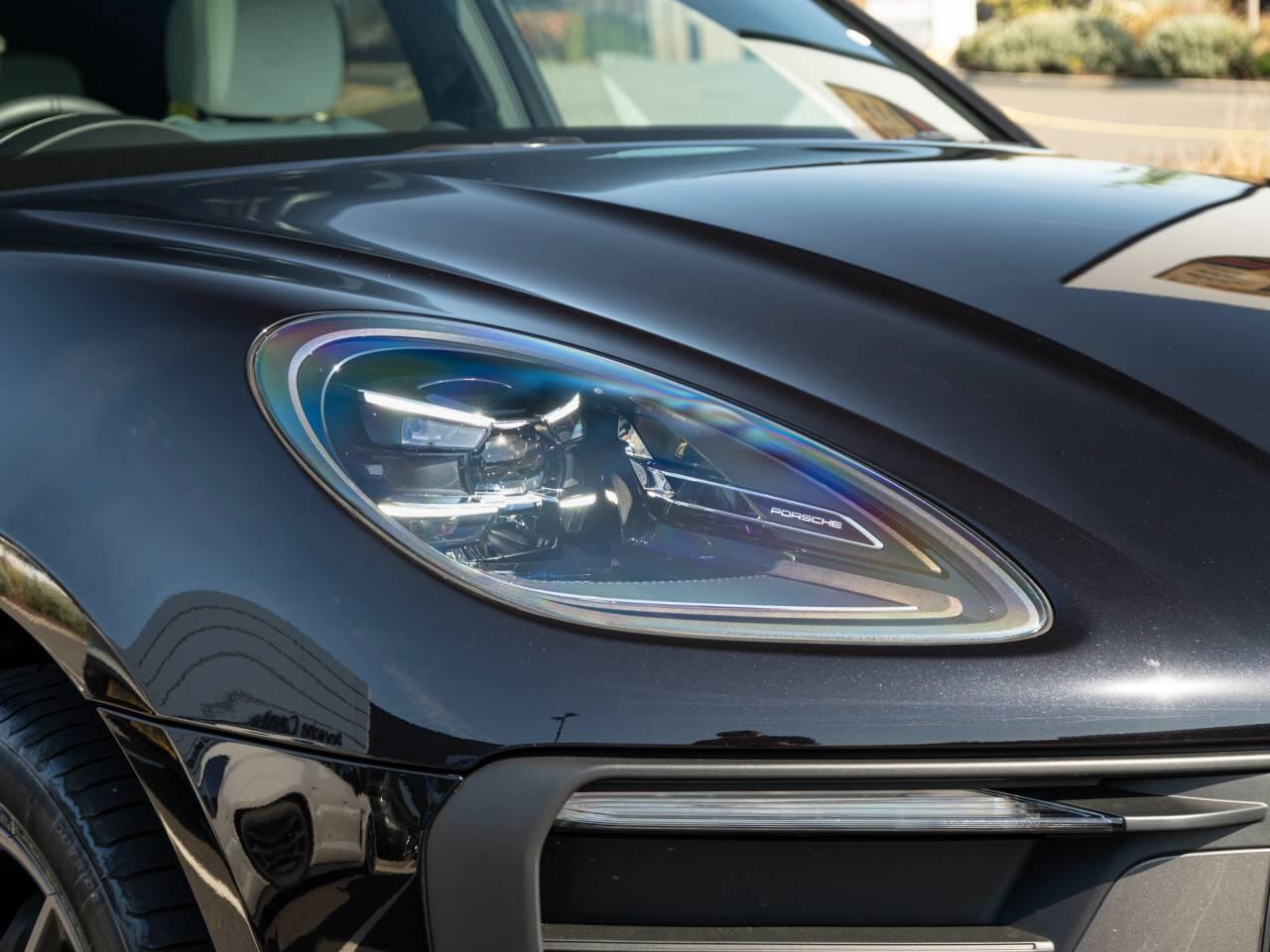 Porsche Macan view 15