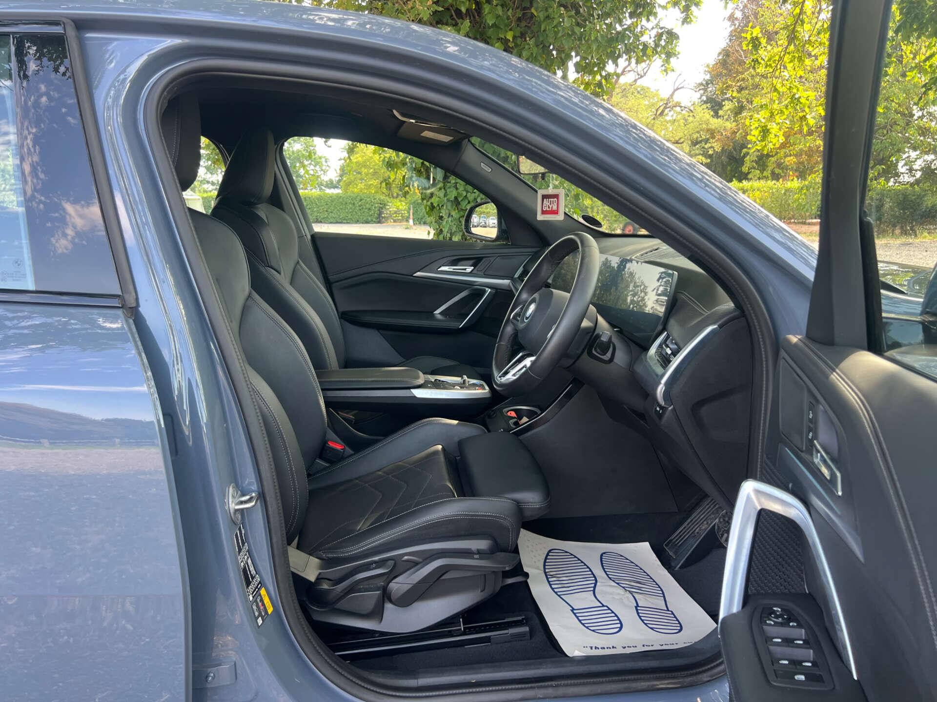 BMW Ix2 view 20