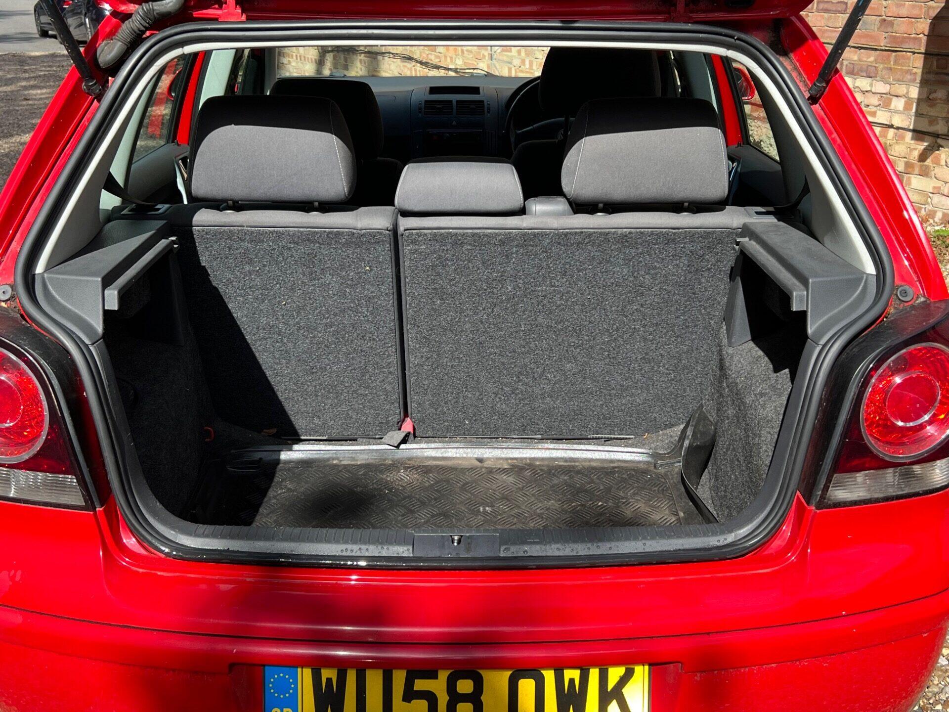 Volkswagen Polo view 14