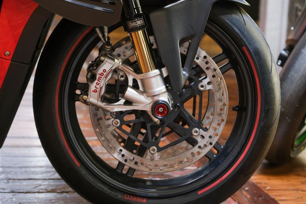 Ducati Superleggera V4 view 14