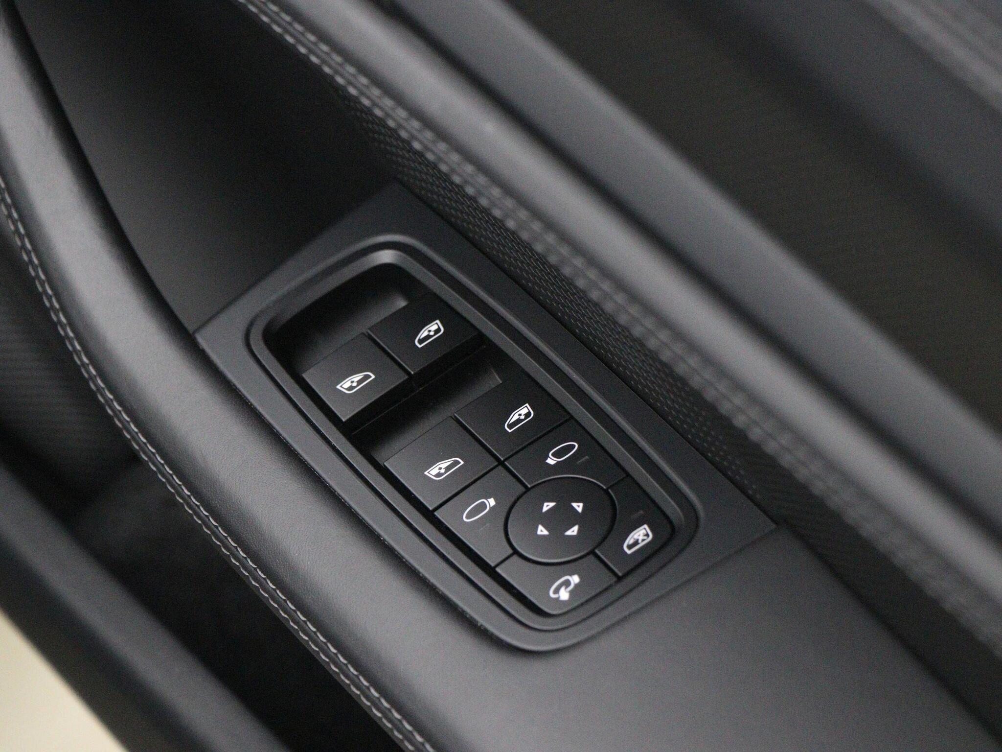 Porsche Taycan view 35