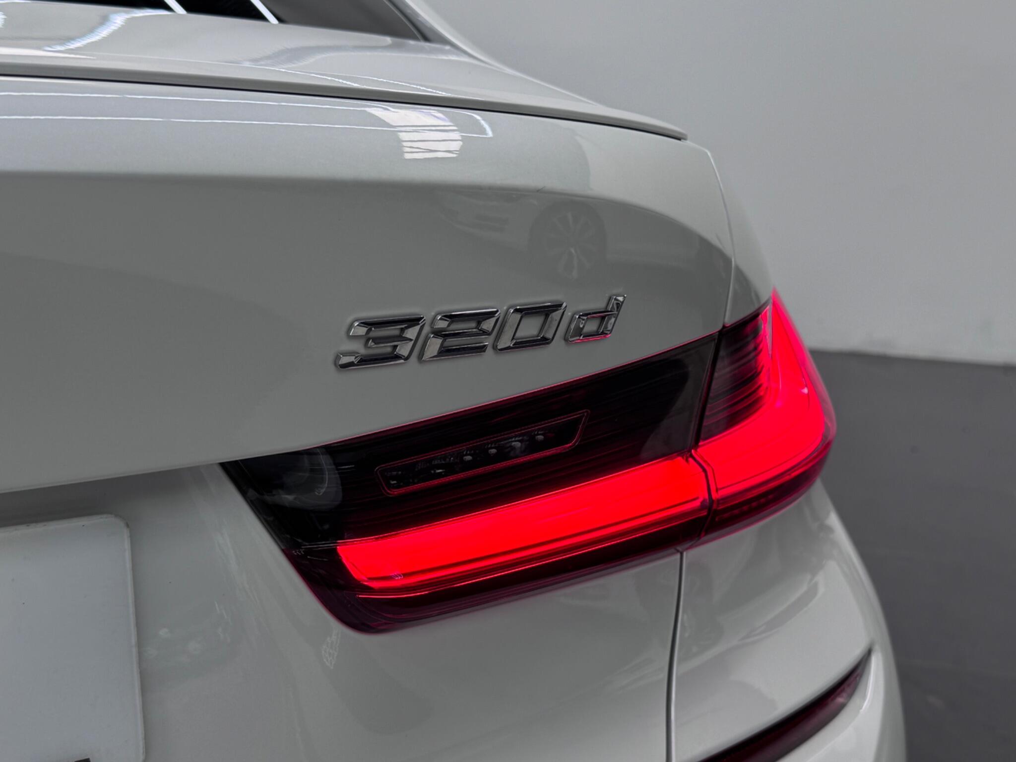 BMW 3 Series view 21