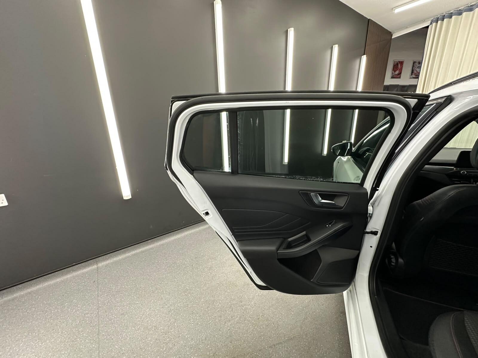Ford Focus view 21