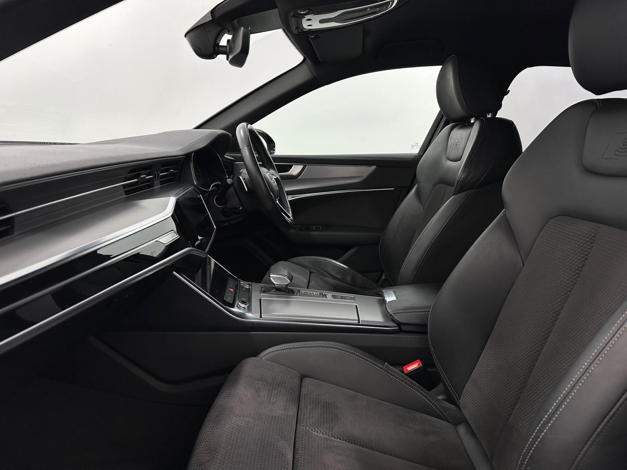 Audi A6 view 35