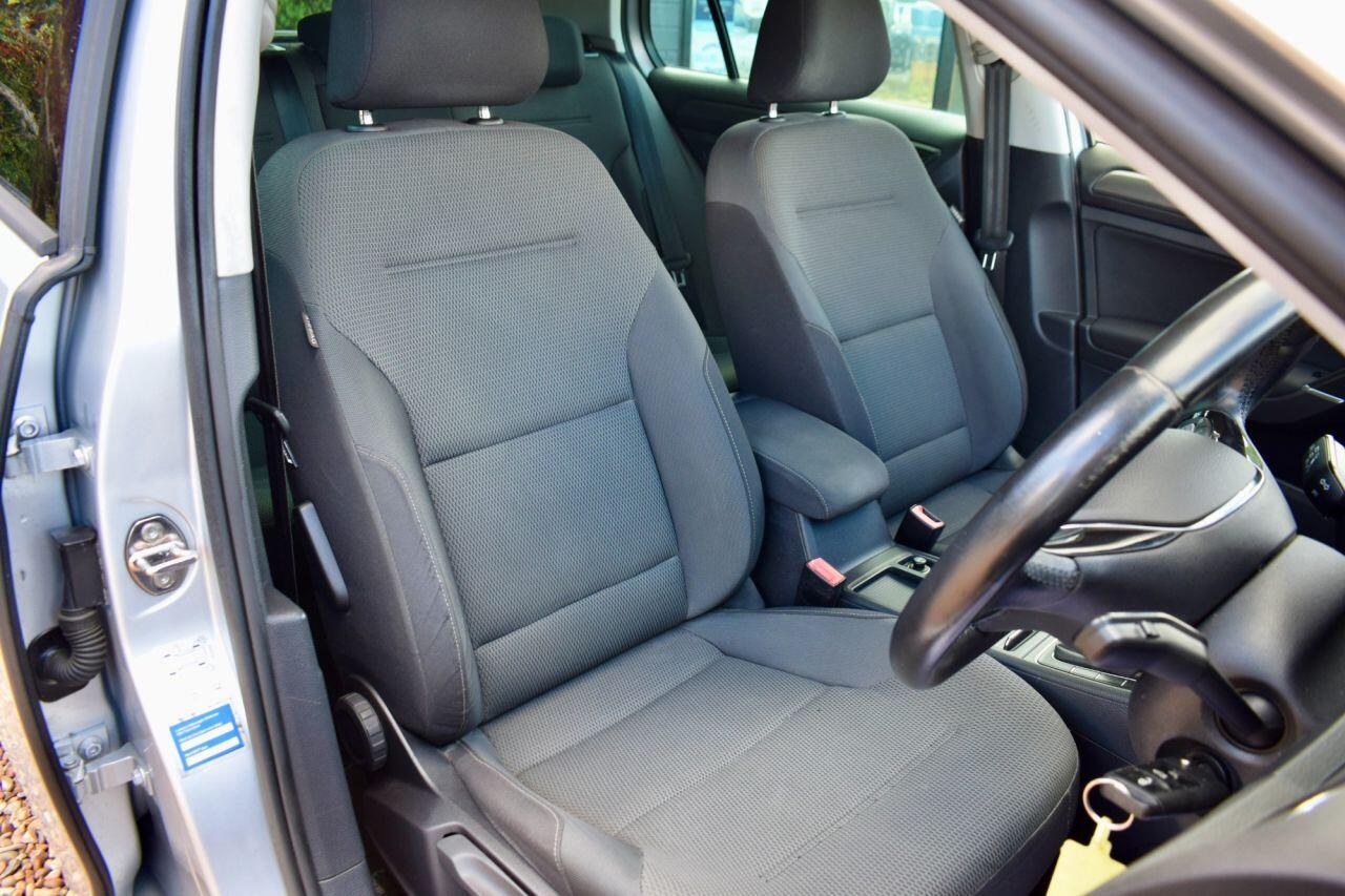 Volkswagen Golf view 31