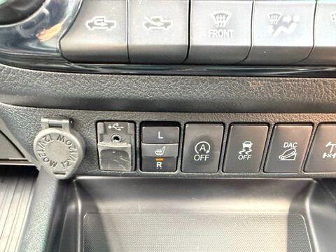 Toyota Hilux view 21