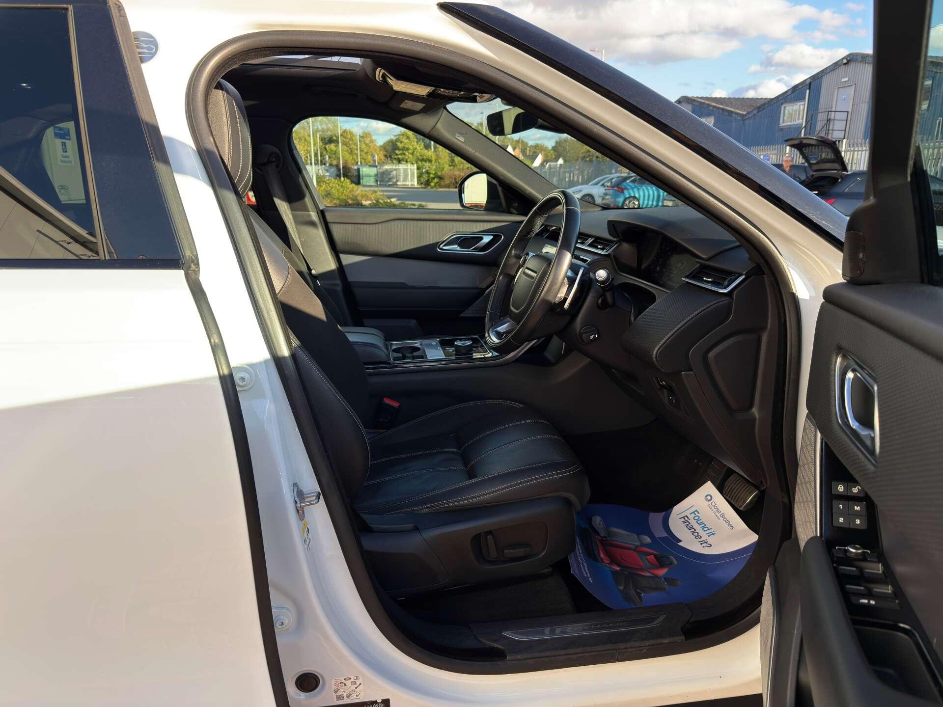 Land Rover Range Rover Velar view 34
