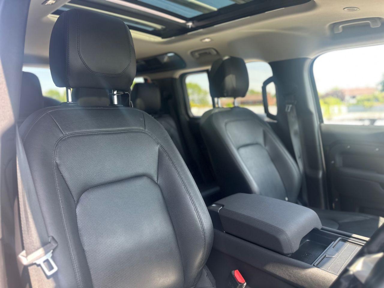 Land Rover Defender view 13