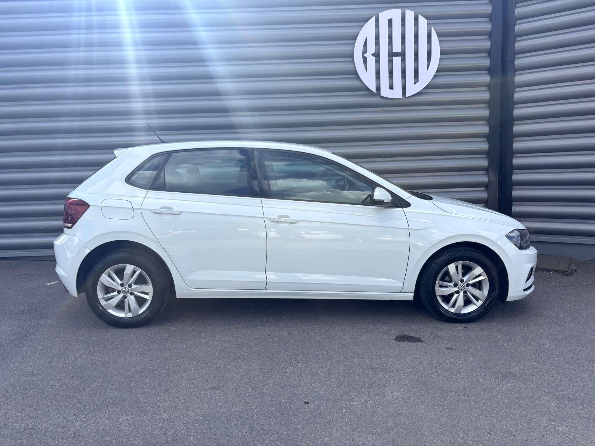 Volkswagen Polo view 2