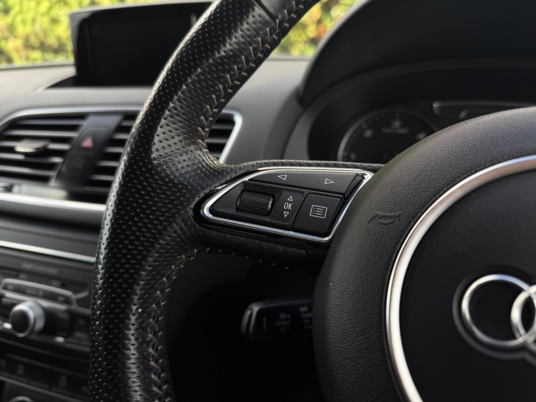 Audi Q3 view 24