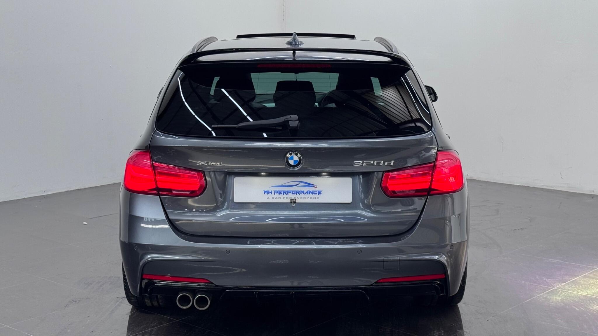 BMW 3 Series view 33